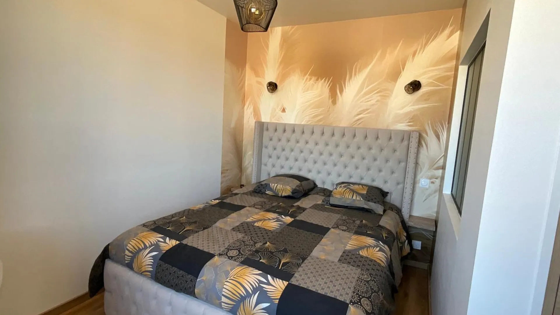 Appartement A 10 Minutes A Pied De La Mer Plougoulm 0*,  Francia
